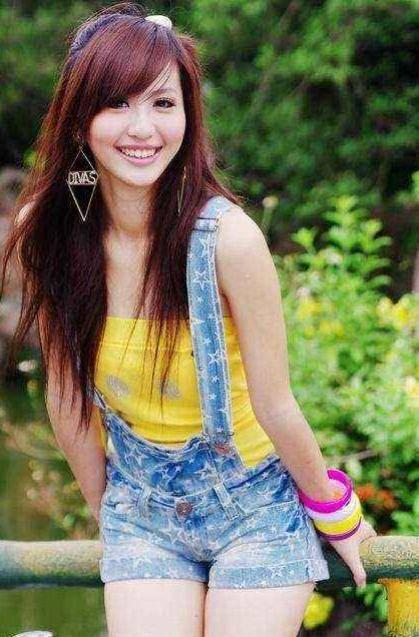 明星祼身图片,裸身瞬间曝光，引发网友热议