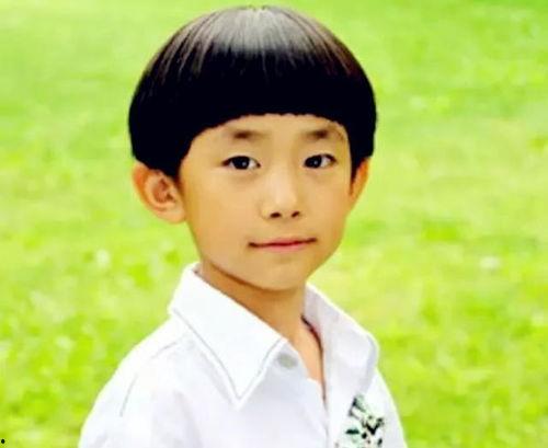 明星的快乐童年,揭秘明星们的快乐童年时光