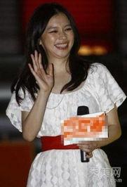 女明星不堪入目的图片,某女明星私密照引发舆论风暴